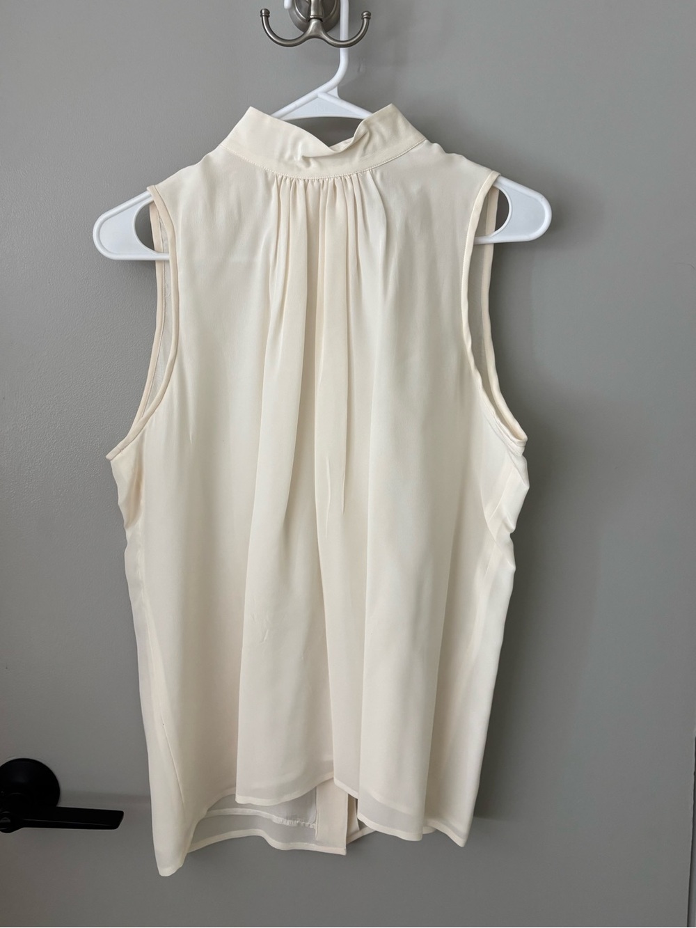 Vintage Adrianna Papell Ivory 100% Silk Sleeveless Blouse